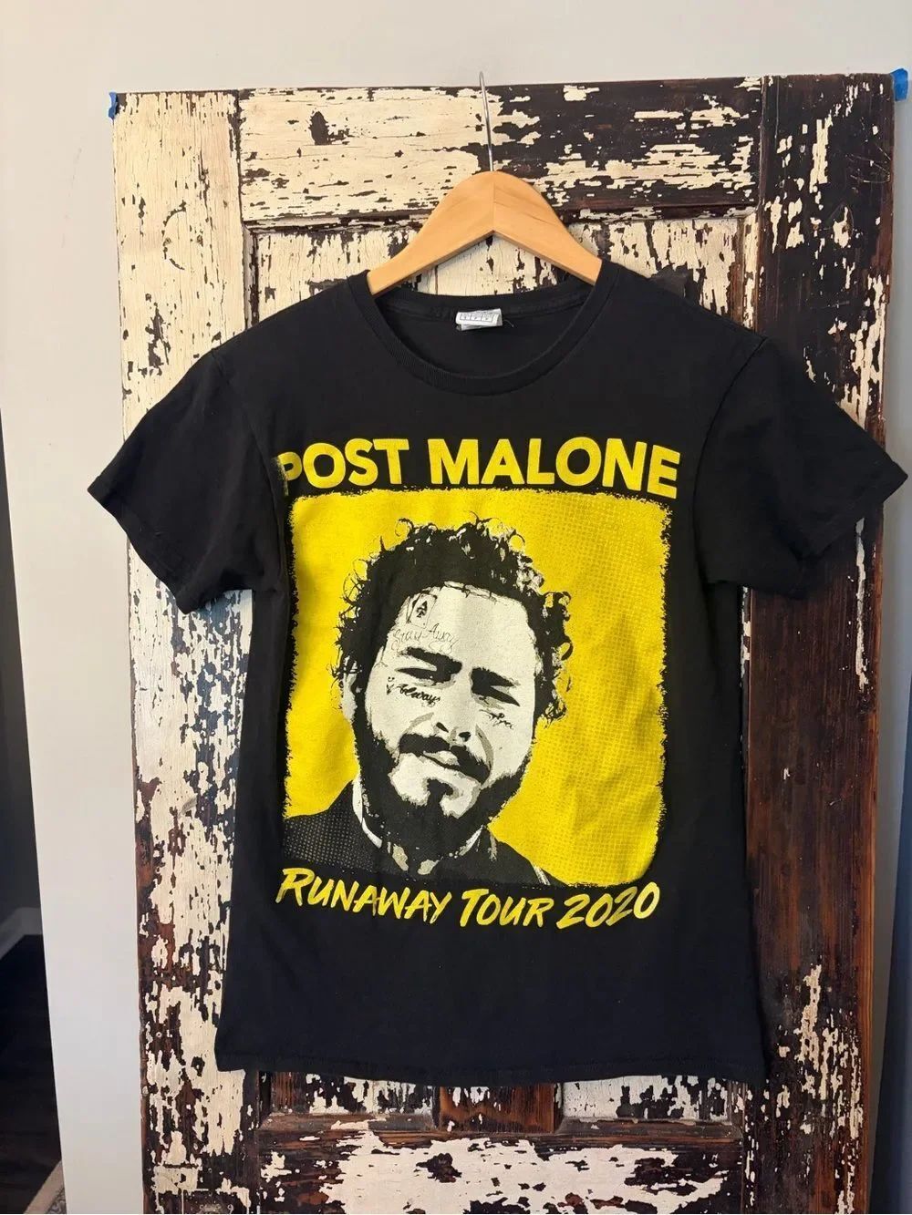 Post Malone Runaway Tour 2020 Black & Yellow Tee. Unisex size small